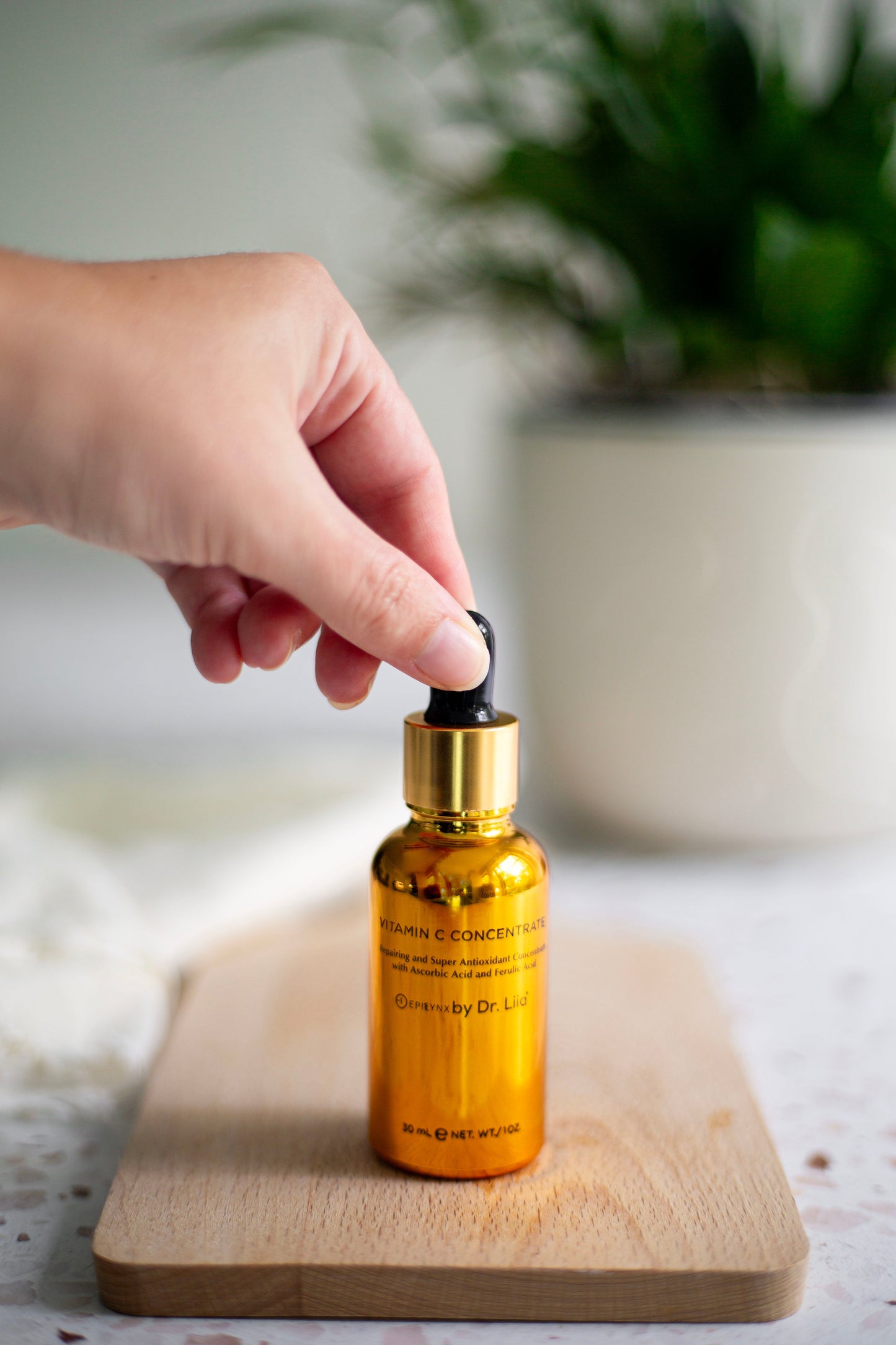 Brightening Vitamin C Glow Serum for Sensitive & Dry Skin – Vegan, Gluten-Free, Anti-Aging, Fragrance-Free